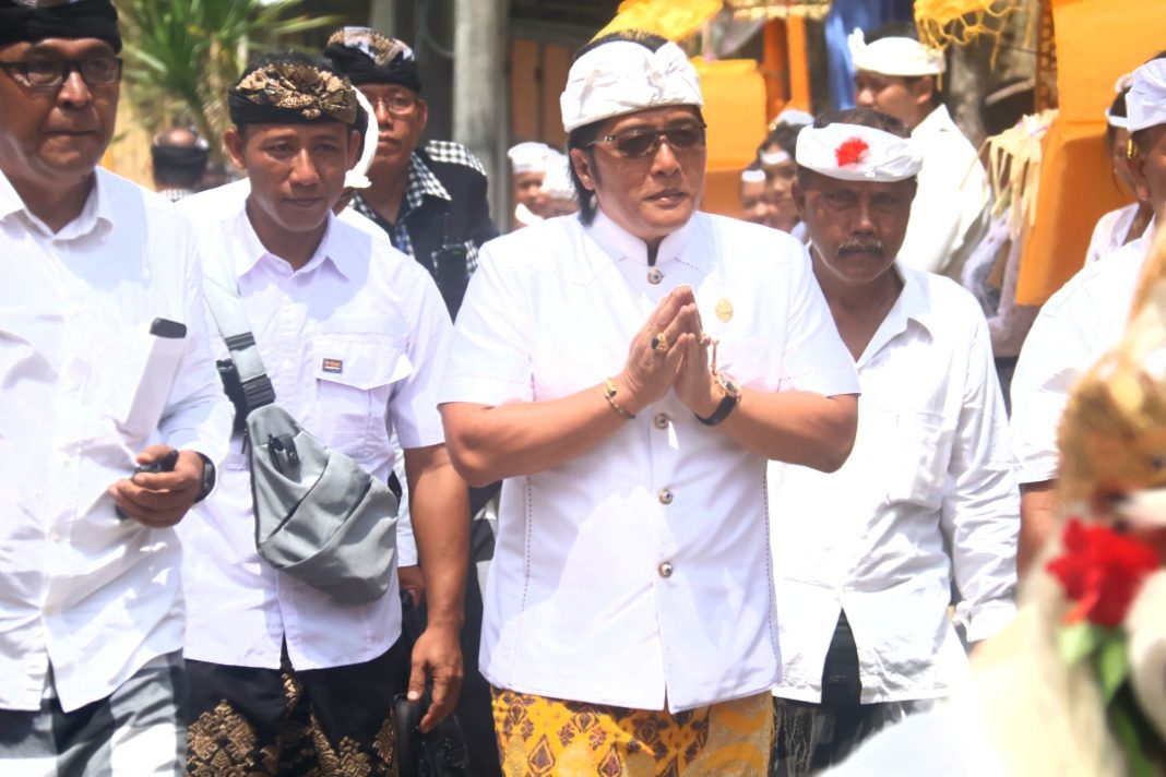 Hadiri Karya di Pura Watu Macepak, Bangli, Wagub Giri Prasta Ingatkan Krama Jaga dan Lestarikan Adat, Seni, Tradisi dan Budaya