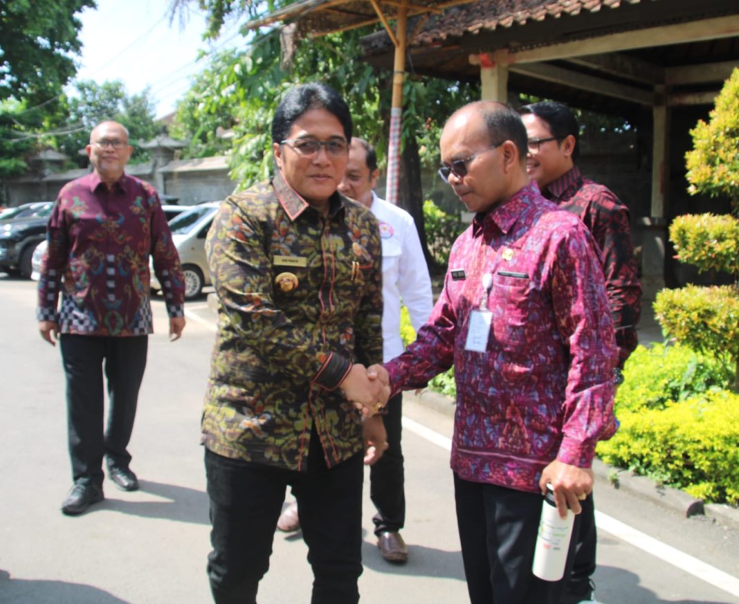 Wagub Giri Prasta Apresiasi Sinergi KPID Provinsi Bali dalam Upaya Mendukung Gerakan Bali Bersih Sampah