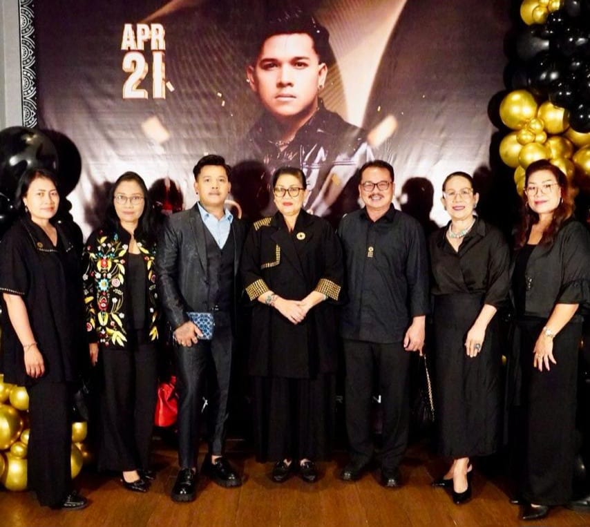 Hadiri Fashion Show ‘Black Glamour Elegant’, Ny. Putri Koster Ajak Desainer Bali Hadirkan Busana ‘Ready to Wear’