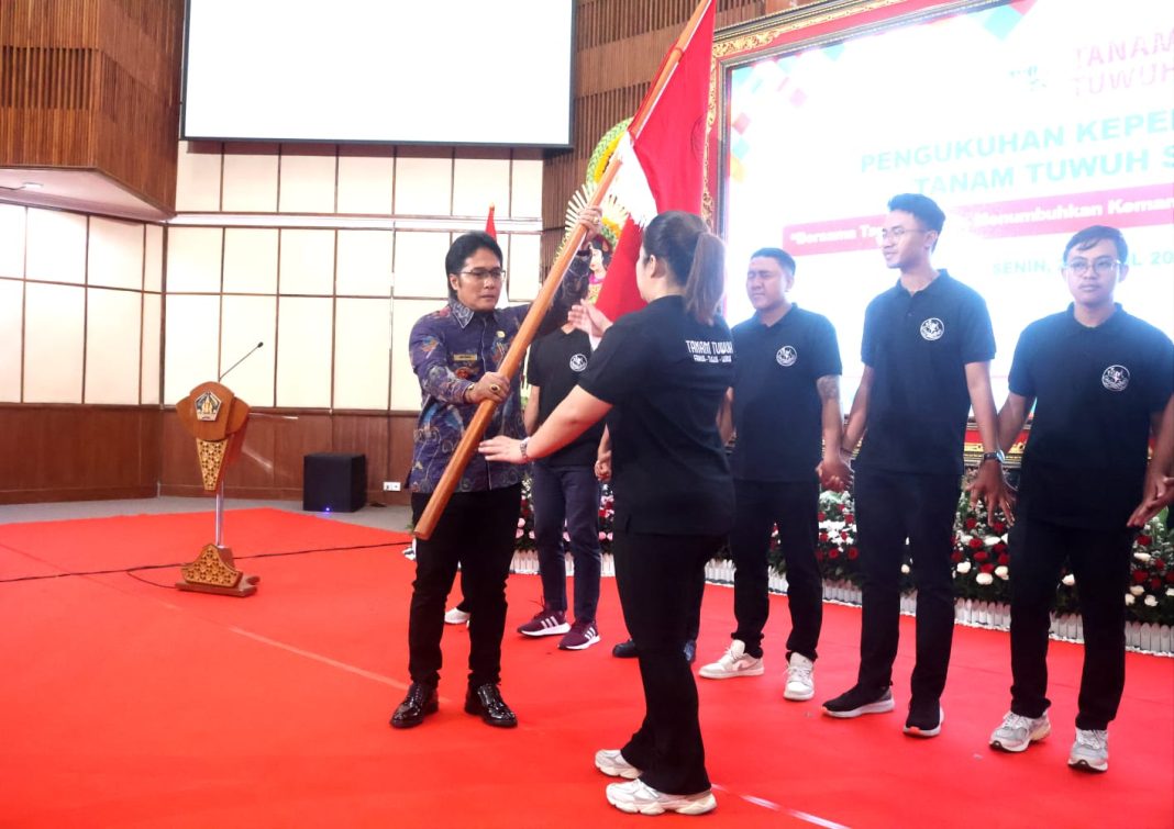 Kukuhkan Kepengurusan Tanam Tuwuh, Wagub Bali Giri Prasta Minta Penanaman Budi Pekerti Jadi Pondasi Menuju Bali Adiluhung