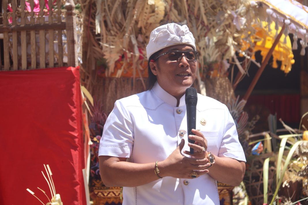 Wakil Gubernur Giri Prasta Hadiri Upacara Tawur Tabuh Gentuh di Pura Agung Payangan