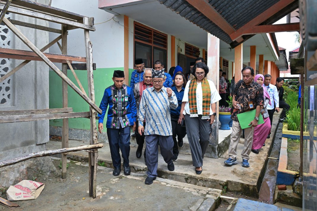 Mendikdasmen Tinjau Pelaksanaan Pembelajaran SMPN 1 Konawe Selatan