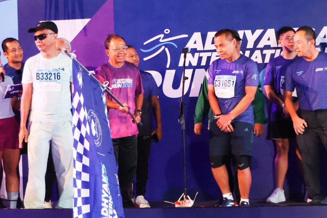 Gubernur Wayan Koster Lepas Ribuan Peserta AIR 2025, Bareng Kajati Bali Jajal Event Jalan 5 Km