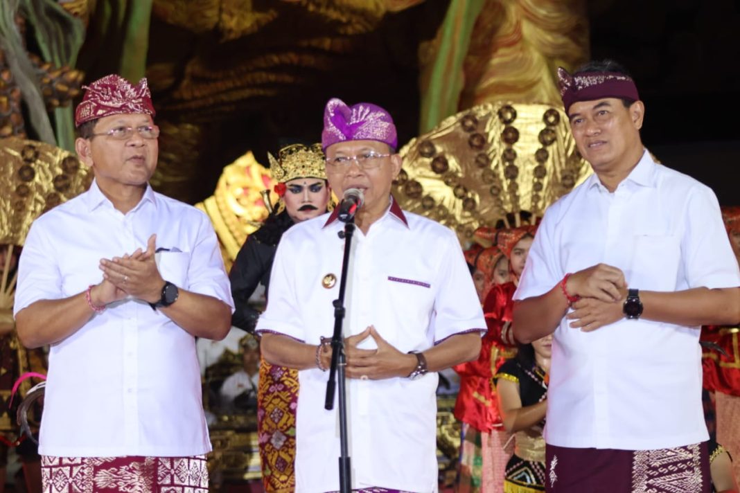 Kado HUT Ke-421 Kota Singaraja, Gubernur Wayan Koster Komit Tuntaskan Infrastruktur Jalan, Pelabuhan dan Sports Center