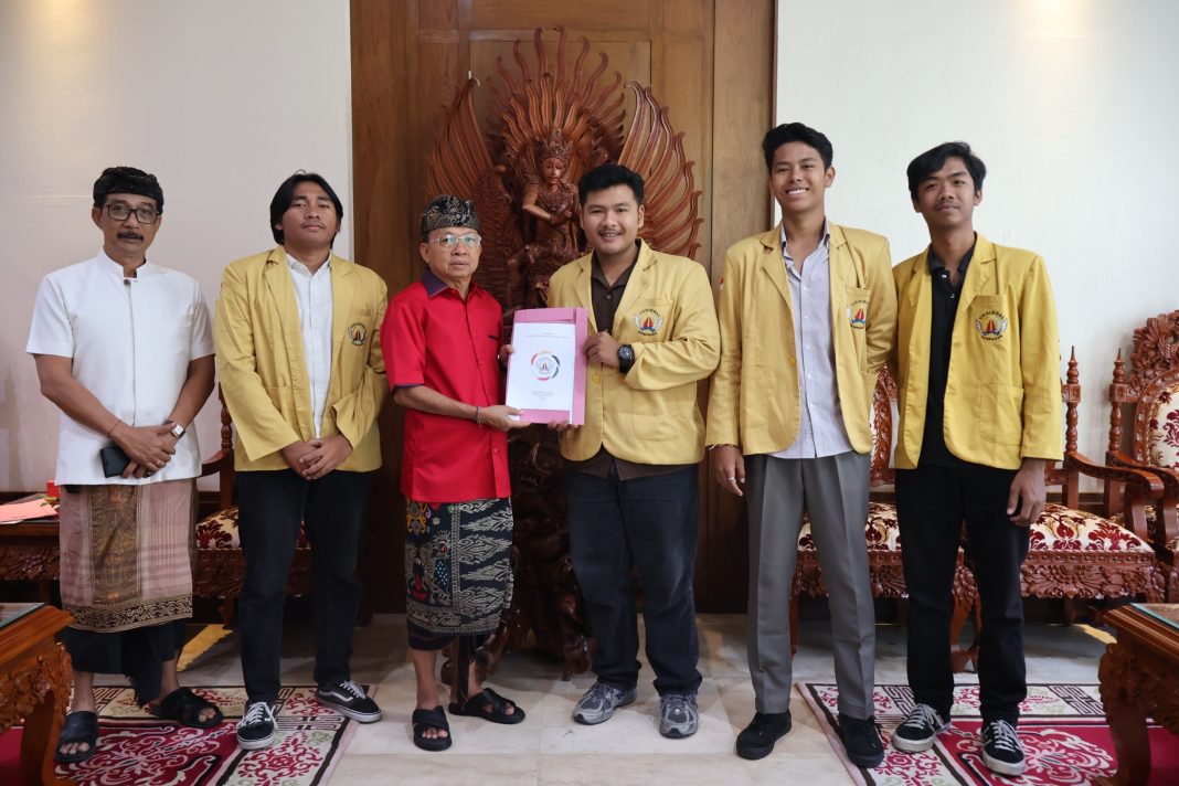 Generasi Muda Satukan Dukungan untuk Gubernur Koster, BEM Undiknas: Terobosan Cepat Tekan Sampah Plastik Sekali Pakai