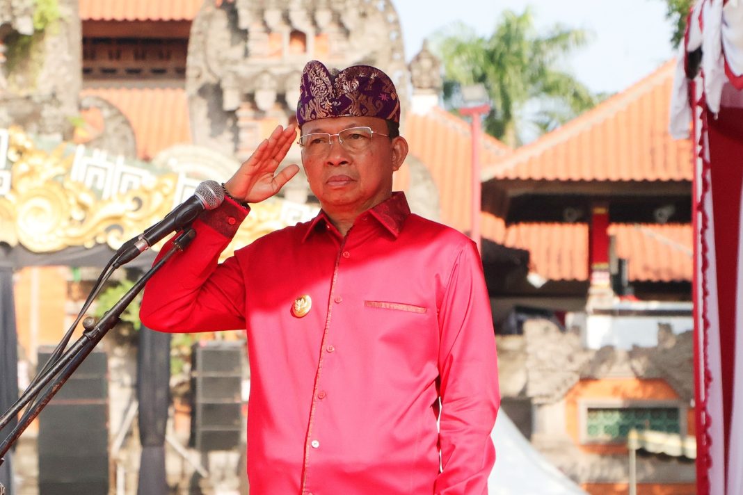 Pimpin Upacara HUT Gianyar, Gubernur Koster Ajak Masyarakat Gianyar Sukseskan Pembangunan Bali