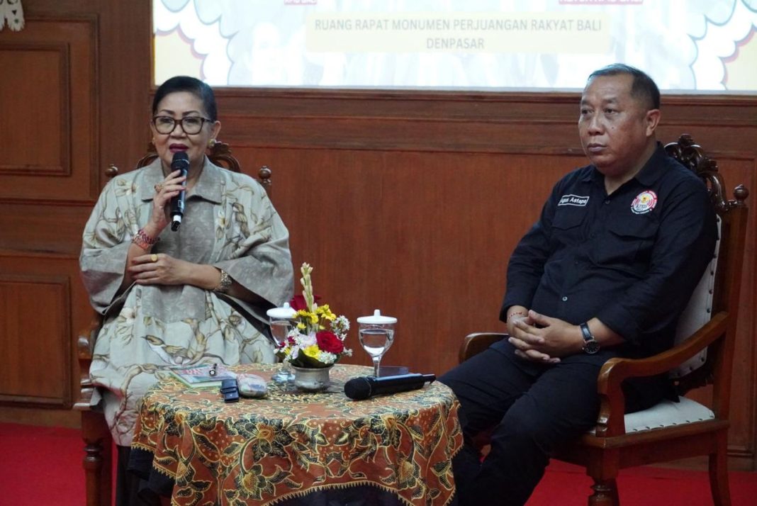 Putri Koster Ajak Seniman Lagu Pop Bali Patuhi Norma Kesopanan dan Kesusilaan