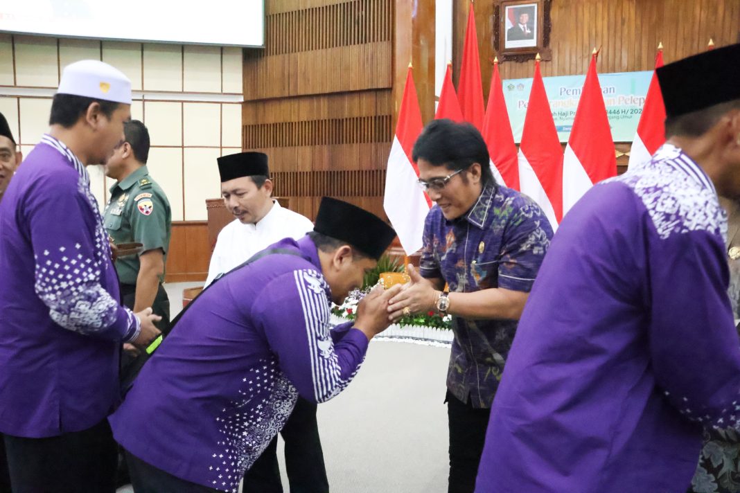 672 Jemaah Haji Asal Bali Siap Berangkat Ke Tanah Suci, Wagub Giri Prasta Berpesan untuk Tetap Kompak dan Pulang Sehat