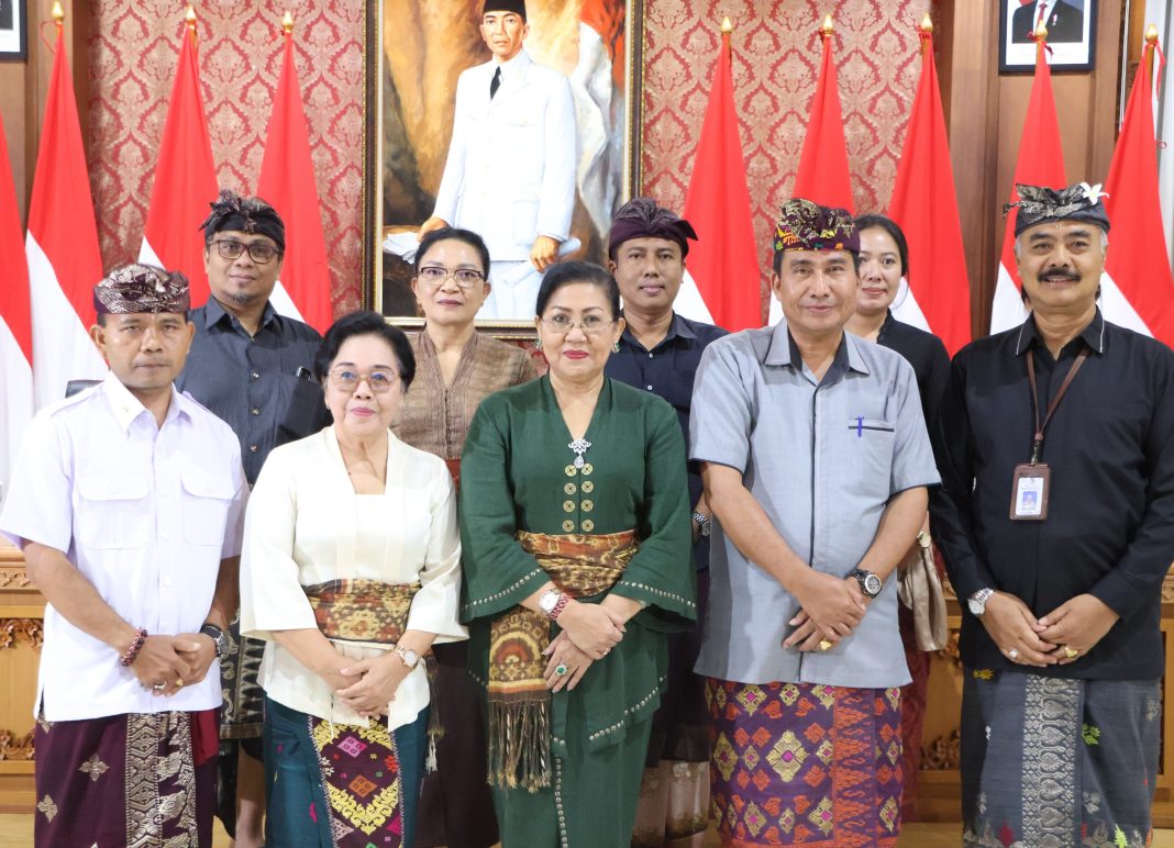 Pemprov Bali Minta ASN Jadi Contoh dalam Pengelolaan Sampah Plastik Sekali Pakai