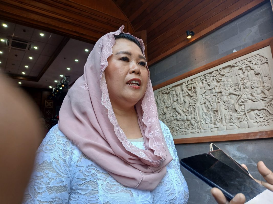 Indonesia Masuk 10 Besar Penyumbang Sampah Plastik, Yenny Wahid Dukung Gubernur Koster Larang AMDK dibawah 1 Liter