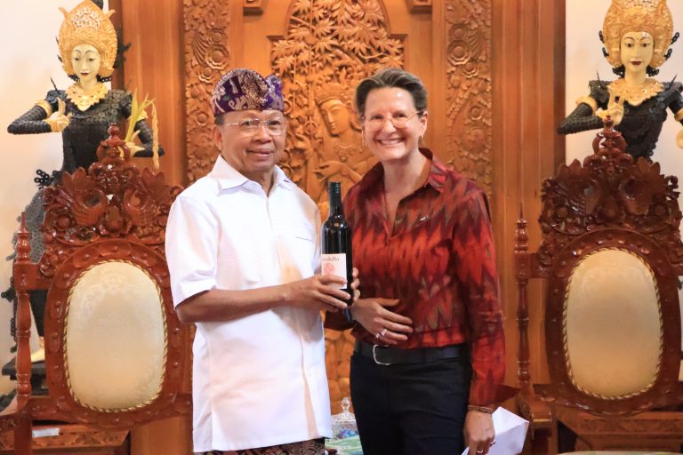 Aktif Sukseskan Tourism Levy di Bali, Konjen Australia Dukung Penuh Gebrakan Gubernur Koster di Bidang Pendidikan, Pariwisata, dan Budaya