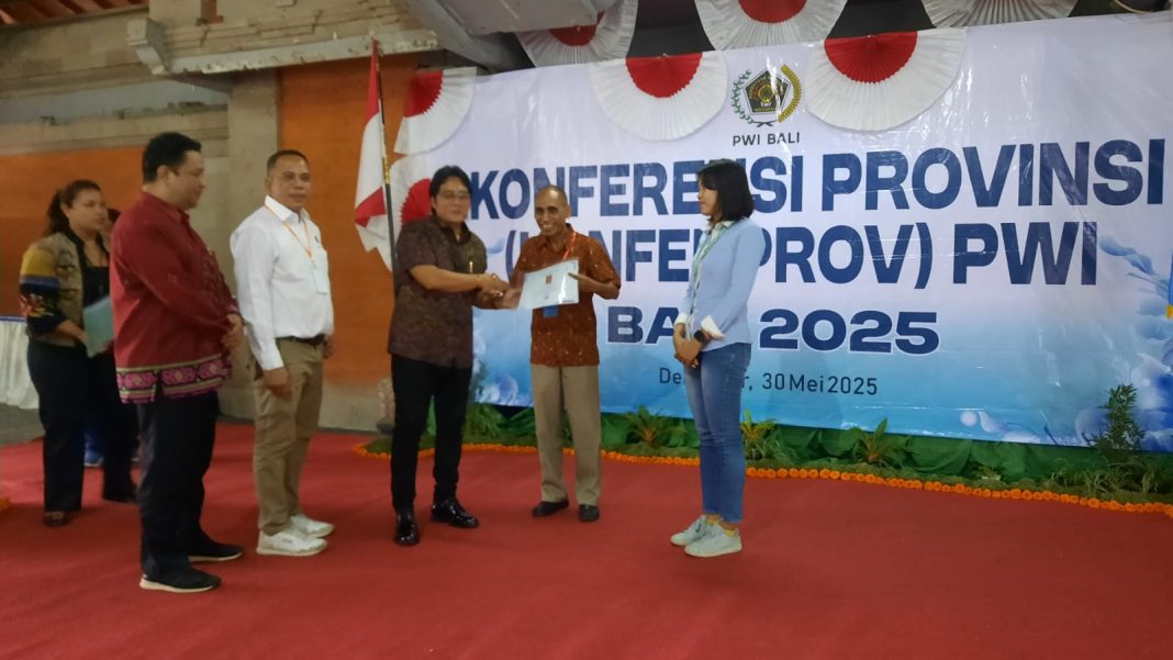 Wagub Giri Buka Konferprov PWI Bali, Siap Bersinergi Dengan Insan Pers