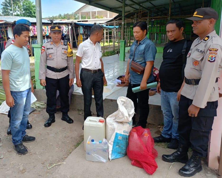 Satgas Ops Pekat 2025 Polres Belu Sita Puluhan Liter “Sopi Kampung” di Pasar Lolowa – Atambua