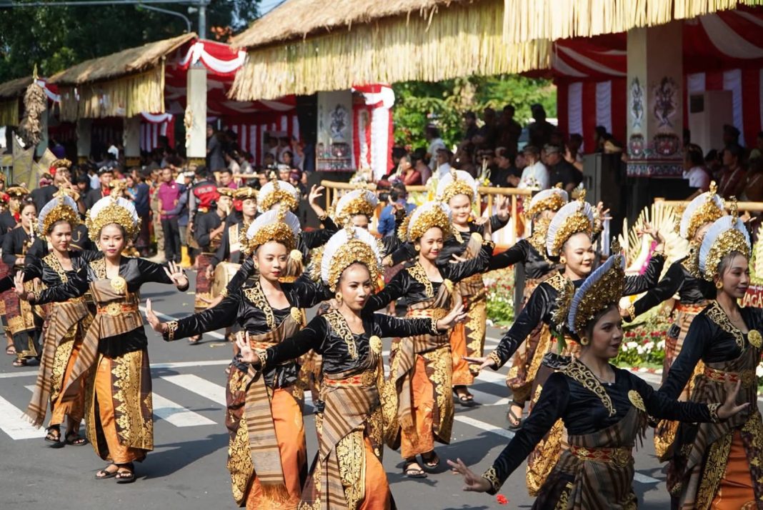 Penampilan Peed Aya Buleleng Dapat Apresiasi Meriah, Bupati Sutjidra: “Ini Warna Baru yang Membanggakan”