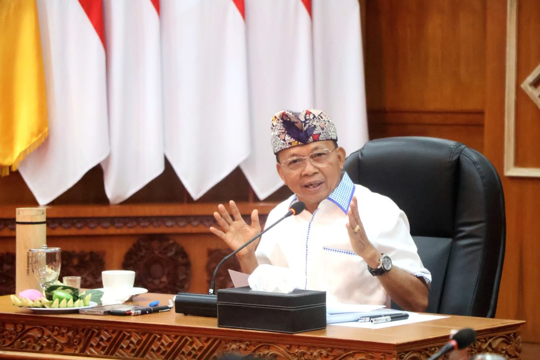 Sanksi Tegas Cabut Izin Produsen dan Distributor yang Langgar, Gubernur Koster Ultimatum Stop Penjualan AMDK dibawah 1 Liter