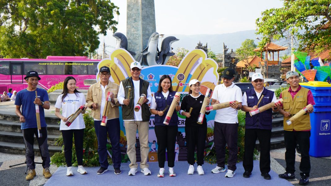 Wamenpar RI Tekankan Destinasi Bersih sebagai Kunci Pariwisata Berkualitas dalam Gerakan Wisata Bersih di Lovina