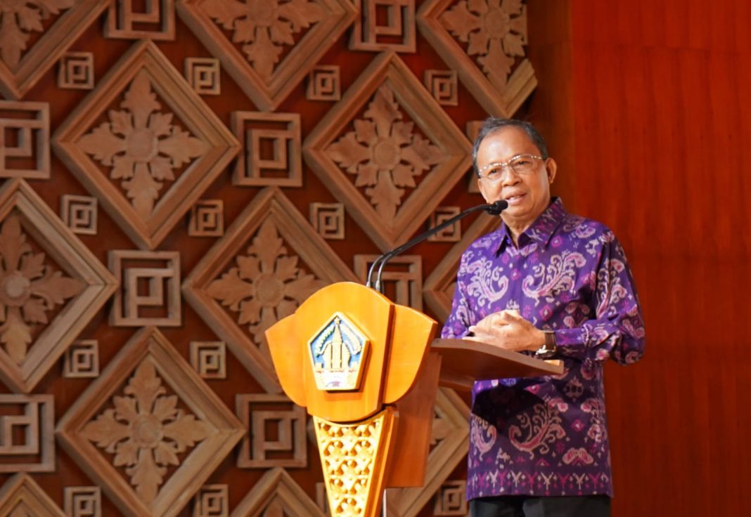 Gebrakan Brilian Gubernur Koster, Gratiskan Biaya Pendidikan dan Kehidupan 1450 Mahasiswa dari Keluarga Tak Mampu