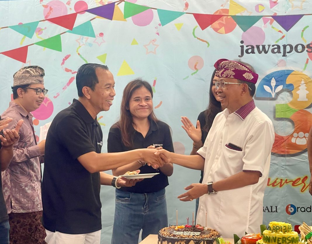 Gubernur Koster Ajak Media Massa Bersinergi Lawan Hoax