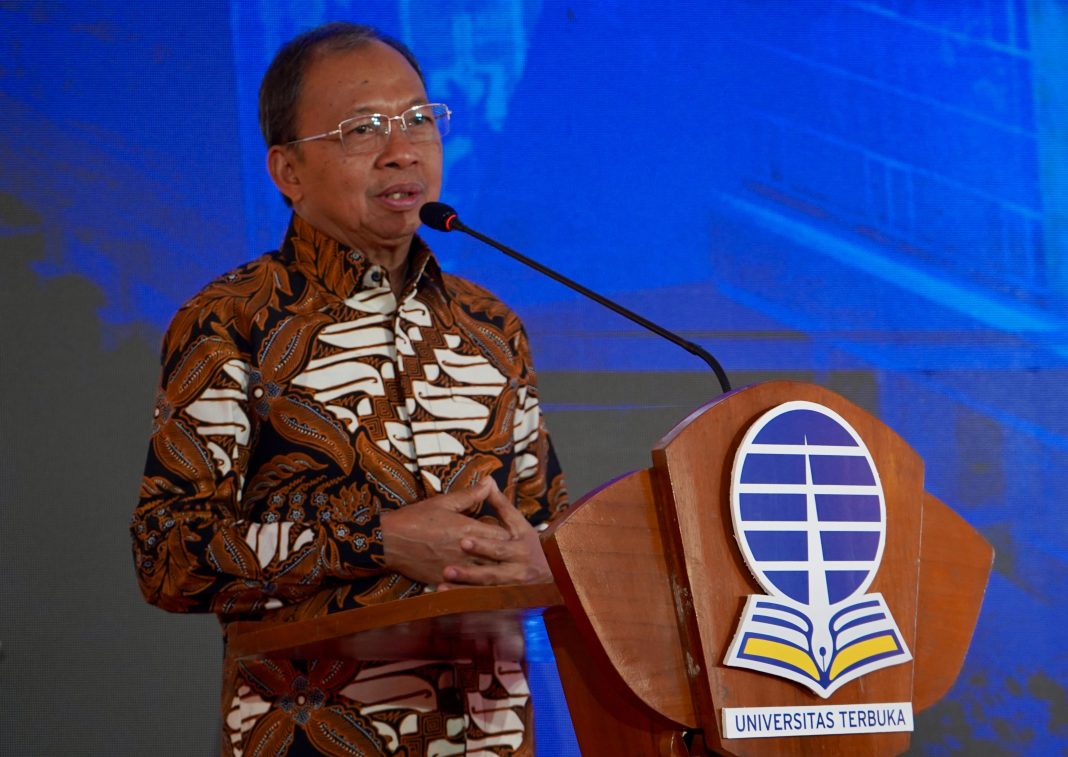 Resmikan Gedung Baru UT, Gubernur Koster Minta Sukseskan Program 1 Keluarga 1 Sarjana