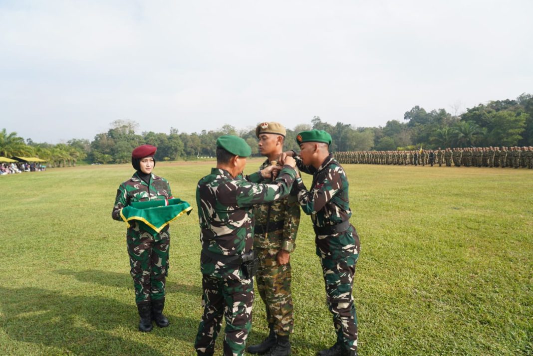 Brigjen TNI Dany Rakca Secara Sesmi Menutup Pendidikan Dasar Militer dan Pelatihan Manajerial Batch 3 TA. 2025
