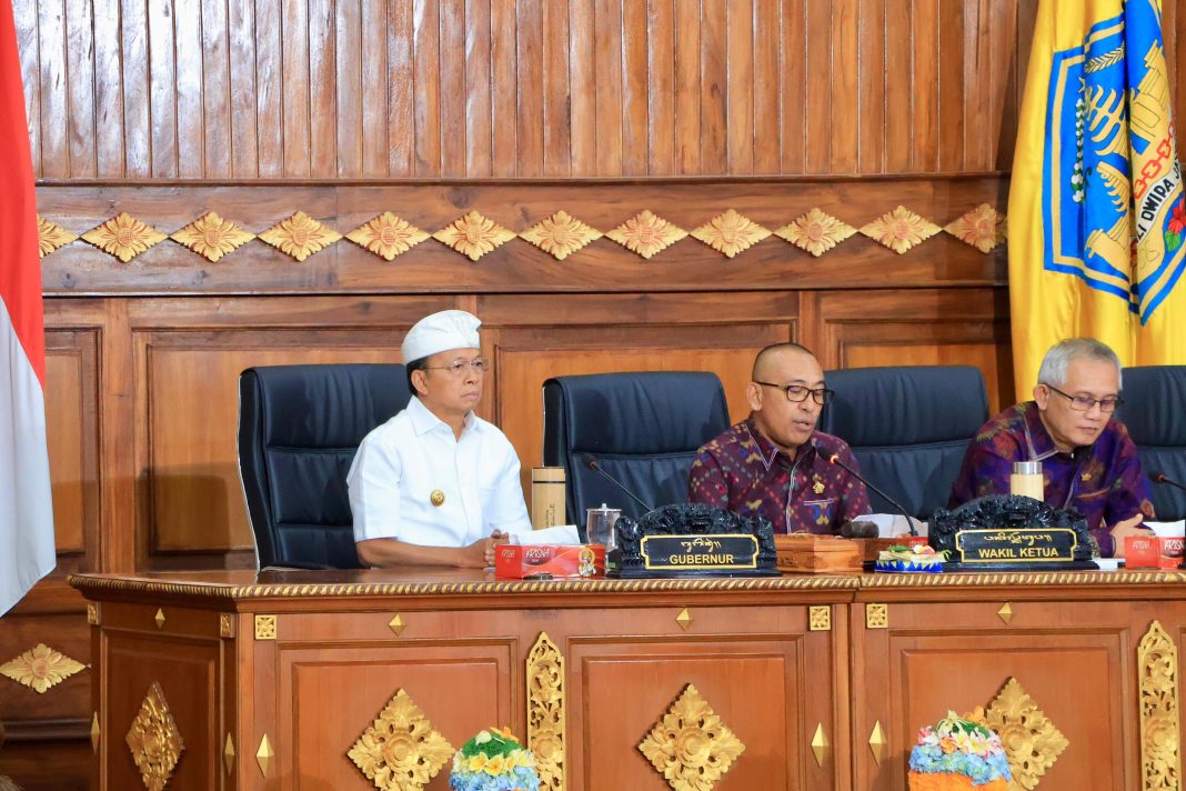 Koster Tegaskan Tak Ada Toleransi untuk Gangguan terhadap Desa Adat di Bali