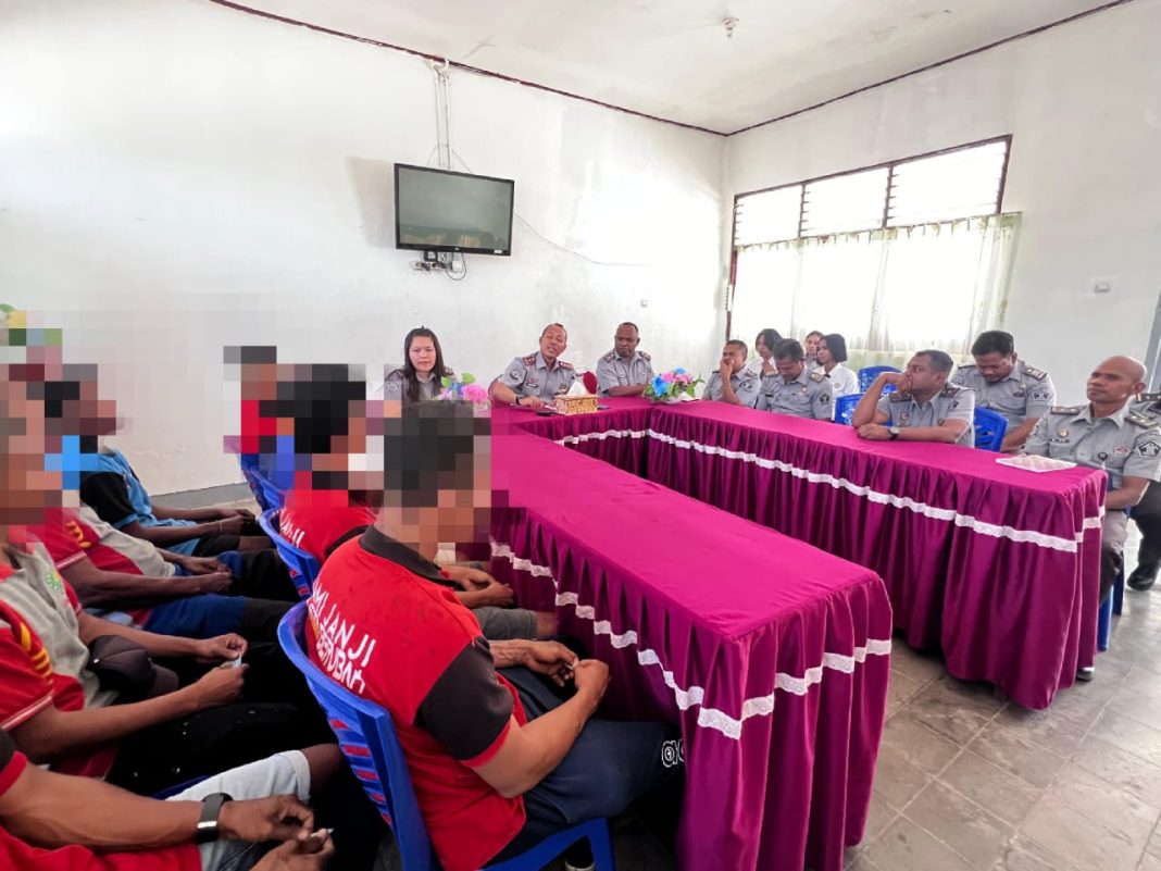 Apresiasi dan Motivasi Kerja, Kalapas Atambua Berikan Premi Bagi Warga Binaannya