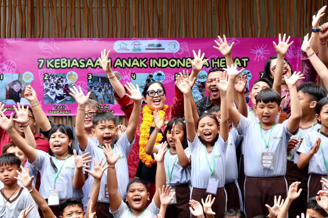 Monitoring MPLS TK dan SD di Tabanan, Bunda Rai Wahyuni Sanjaya Sosialisasikan 7 Kebiasaan Hebat Anak Indonesia