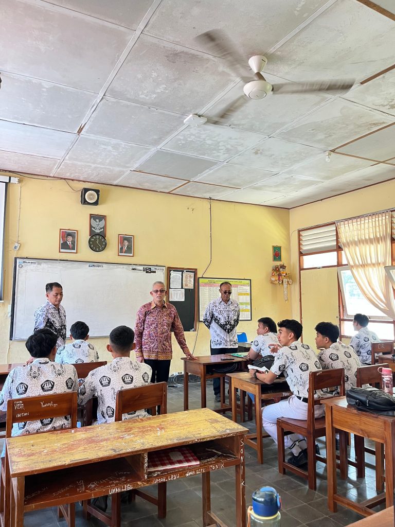 Banyak Siswa Tak Dapat Sekolah, Kresna Budi Minta Gubernur Segera Turun Tangan