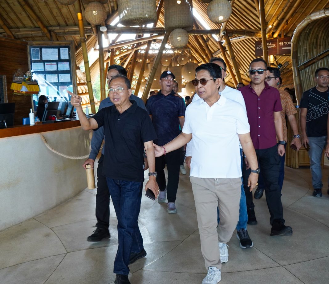 Resort Baru, Atlas dan Finns di Pantai Berawa Disidak Koster dan Adi Arnawa, Perbekel Tibubeneng Apresiasi Pemimpin Turun Lapangan