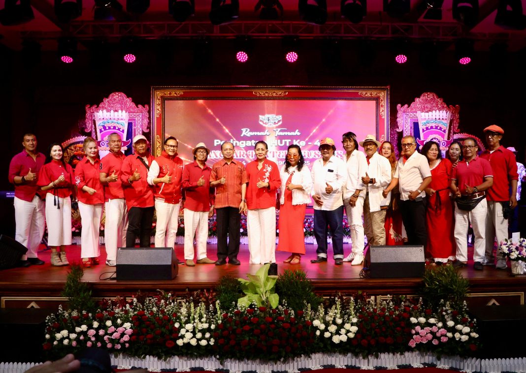 Hadiri HUT ke-44 Teater Agustus, Gubernur Koster: Seni Budaya Bali Menjadi Prioritas Pembangunan Karakter