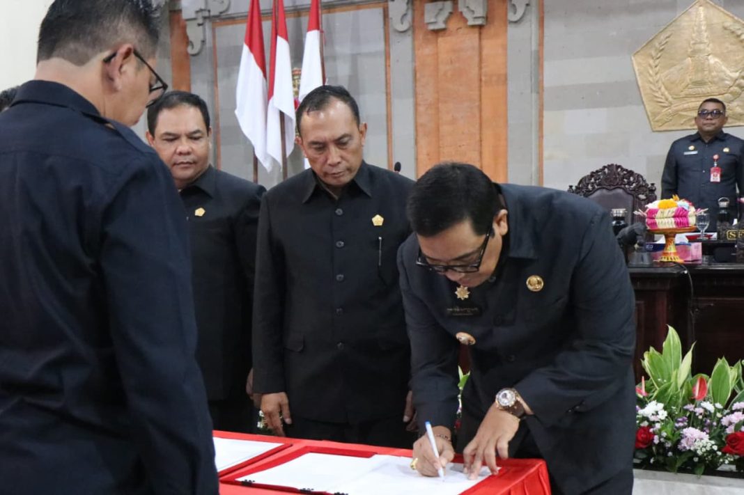 Bupati dan DPRD Tabanan Teken Nota Kesepakatan Rancangan Perubahan KUA dan Perubahan PPAS TA. 2025