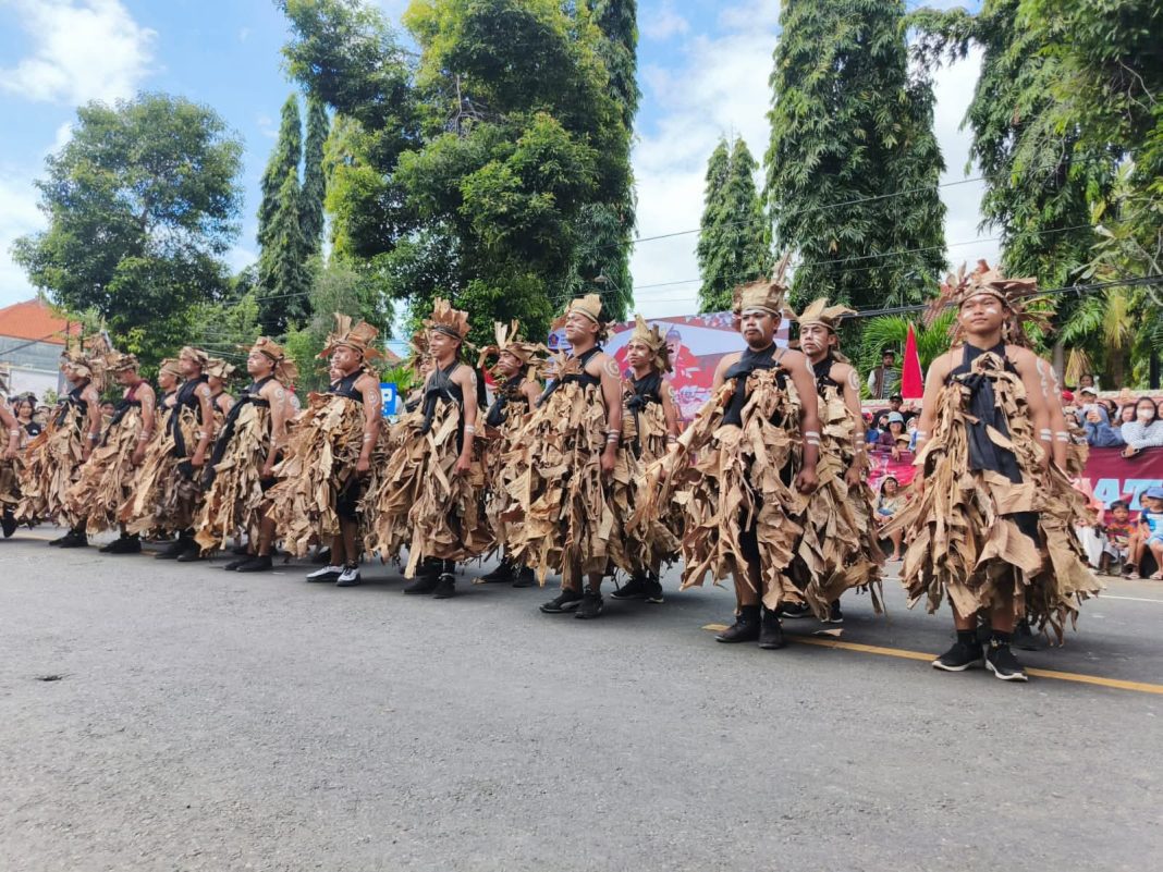 Buleleng Pecah! Gerak Jalan Kocak Hadirkan Tawa dan Kreativitas Warga