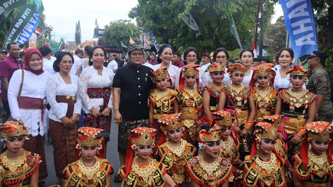 Tari Magrumbungan Massal Meriahkan Pembukaan Buleleng Festival 2025