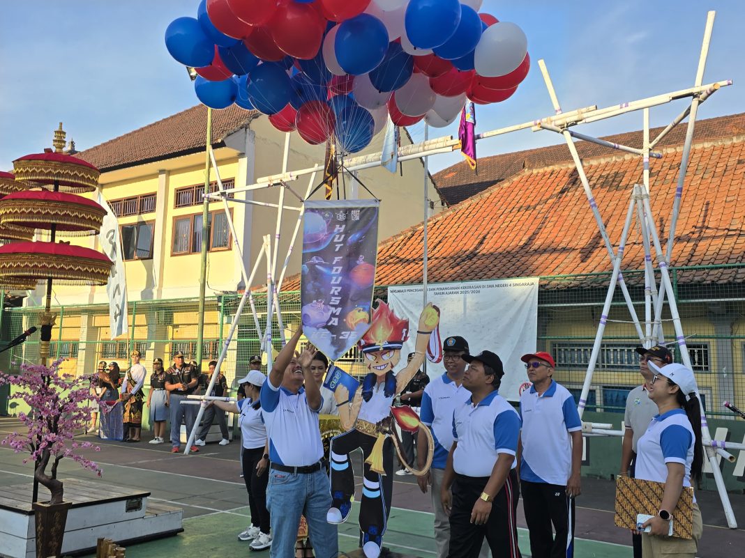 Meriah! Alumni Hingga Mantan Kepala Sekolah Ramaikan Jalan Santai HUT Ke-36 SMAN 4 Singaraja