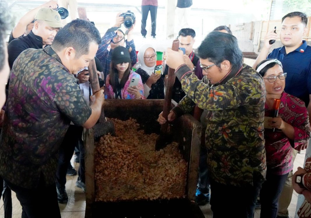 Wagub Giri Prasta: Desa BISA Ekspor Jadi Semangat Baru Pembangunan Ekonomi Desa Menuju Pasar Global