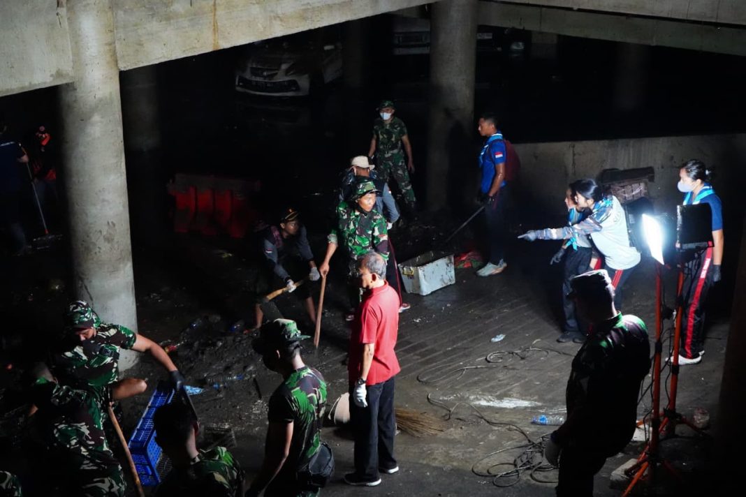 Bersatu Selesaikan Sampah Pasca Banjir, Gubernur Koster Ajak Semua Pihak Fokus Bersihkan Lingkungan Terdampak