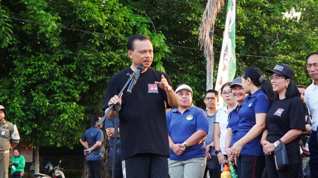 HUT ke-2 IFPI Bali, Sekda Lepas Jalan Sehat dan Buka Pasar Murah