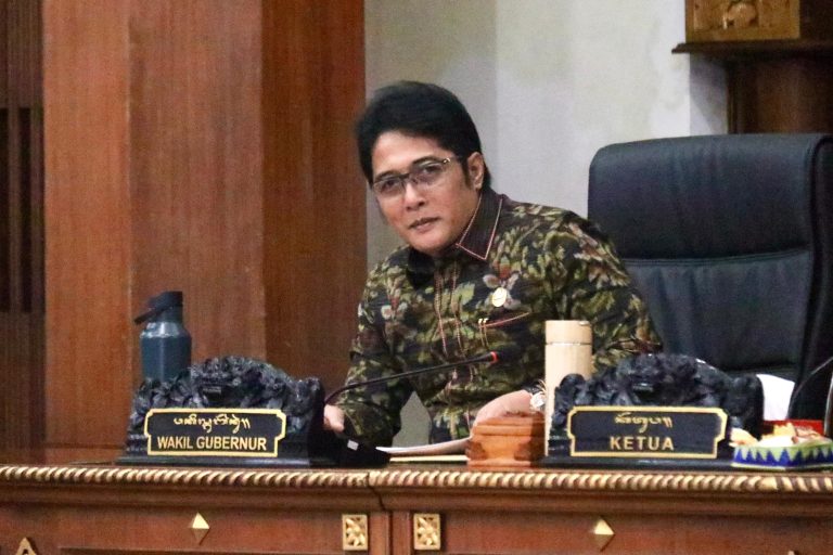 Wagub Giri Prasta Dorong Raperda Transportasi Digital, Pastikan Pengemudi Bali Jadi “Tuan di Rumah Sendiri”