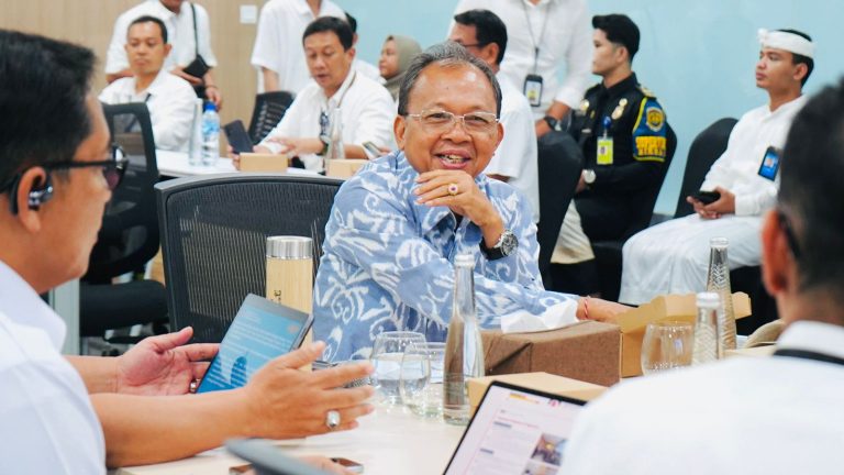 Wujudkan Pariwisata Berkualitas, Gubernur Koster Pimpinan Rapat Evaluasi Peningkatan Pelayanan Bandara I Gusti Ngurah Rai