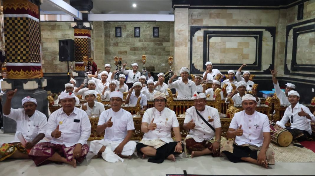 Wagub Giri Prasta Ajak Krama Adat Masikian Lestarikan Adat, Agama, dan Budaya Bali