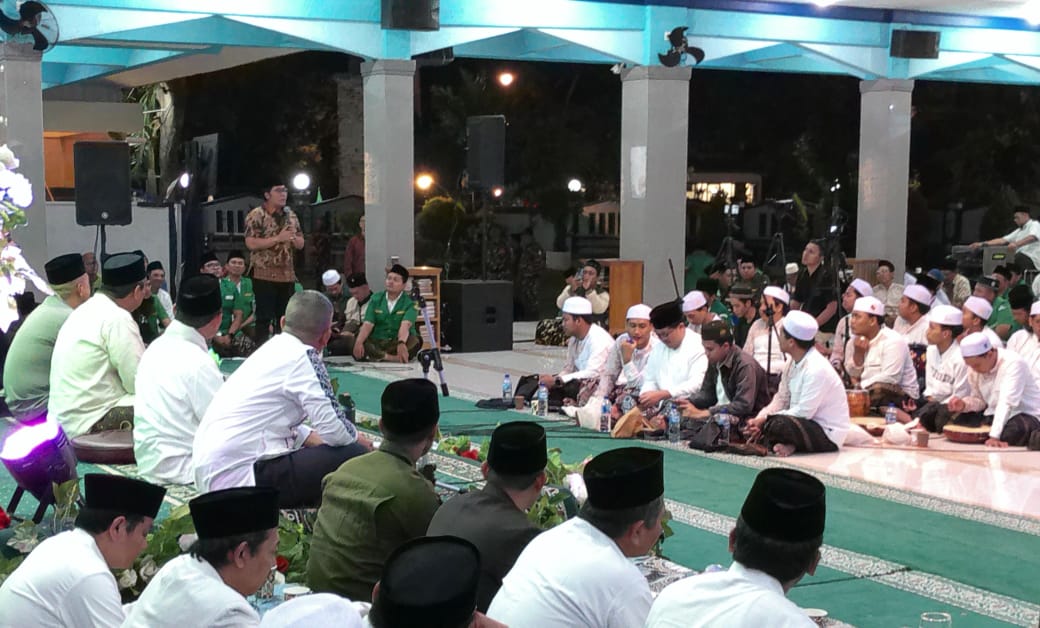 Hadiri Maulid Nabi, Wagub Giri Prasta Gaungkan Empat Pilar Kebangsaan di Masjid Al-Ihsaan