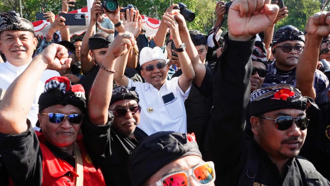 Belasan Ribu Pecalang Siap Jaga Bali Secara Sekala Niskala, Gubernur Koster Pimpin Gelar Agung di Renon, Serukan Bali harus Aman