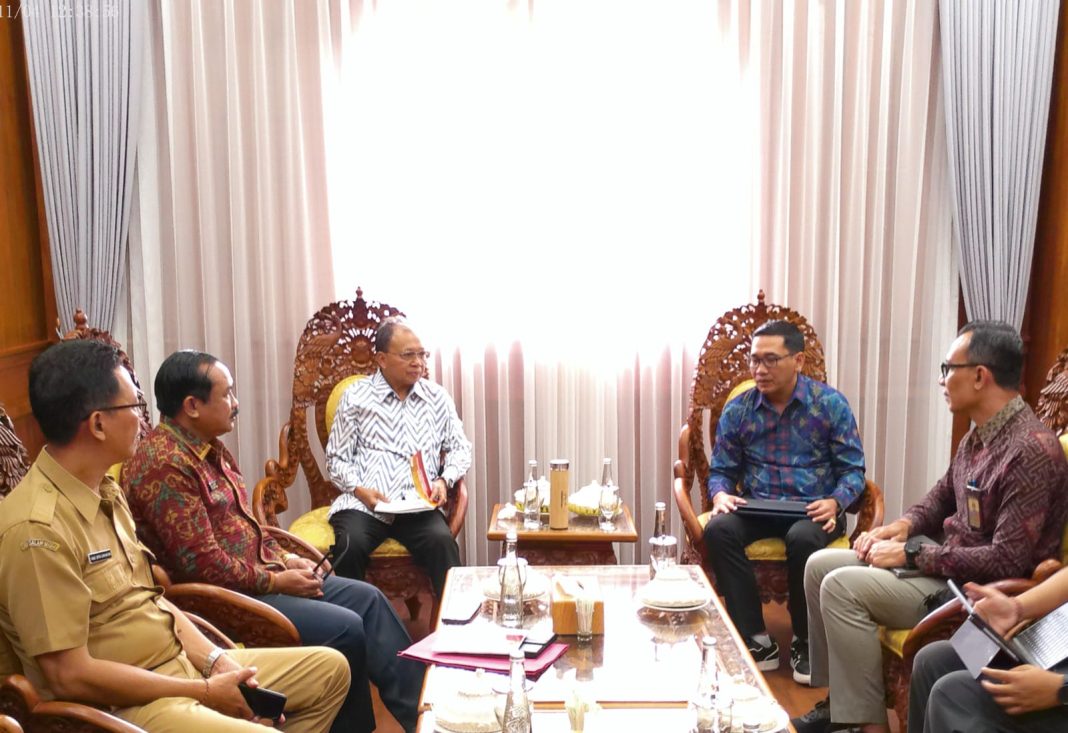 Diundang sebagai Narasumber Depan Ratusan Pegawai BPS, Gubernur Koster Ajak Lakukan Sensus Kebudayaan, Kendaraan hingga Jumlah Pengangguran