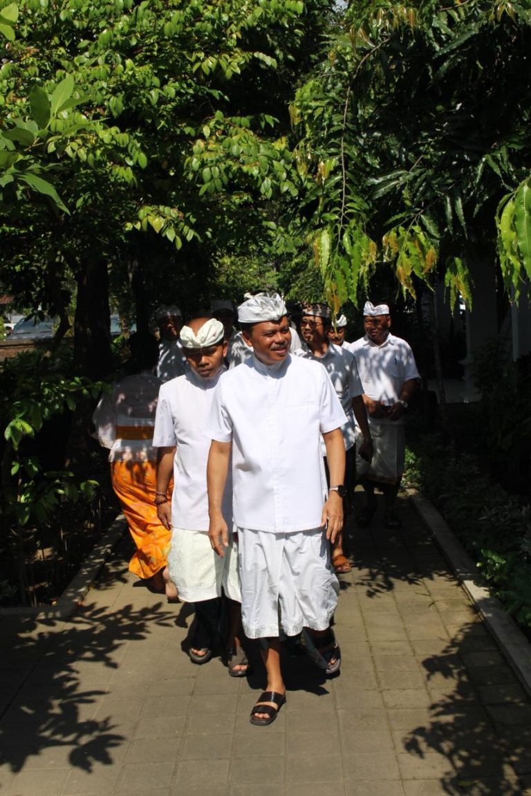 Sekda Bali Hadiri dan Dukung Lomba Gebogan Buah Lokal DKLH: Sinergi Pelestarian Lingkungan dan Budaya