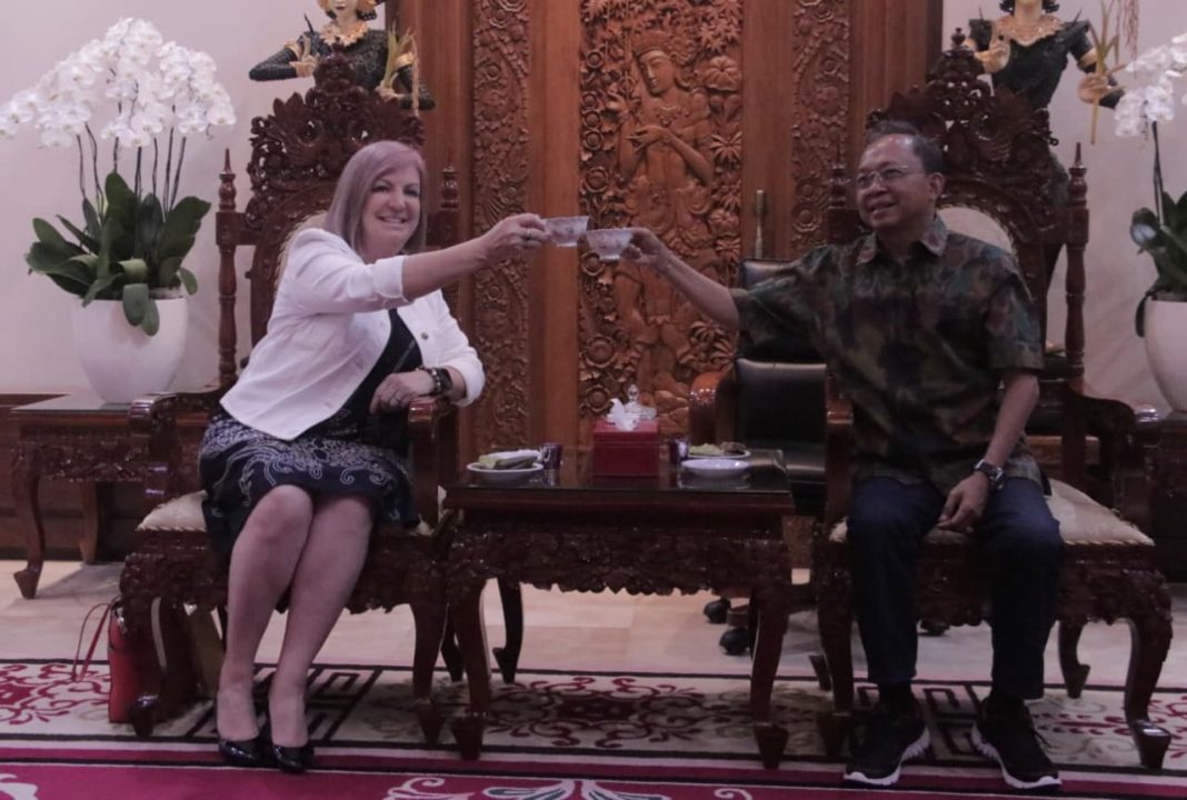 Kopi Arak Simbol Keakraban Diplomatik, Gubernur Koster dan Menteri Cahill Bahas Kerjasama Strategis Bali-Northern Territory