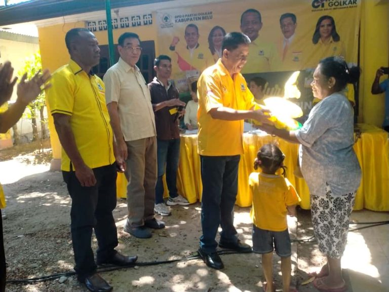 Peringati HUT ke-61, Masyarakat Belu Perbatasan RI-RDTL Antusias Terhadap Pasar Murah Yang di Gelar DPD Partai Golkar