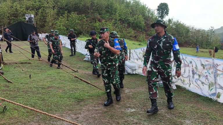 Menuju Pamtas RI-PNG Mobile, Pangdam IX/Udayana Langsung Cek Kesiapan Yonif 744/SYB