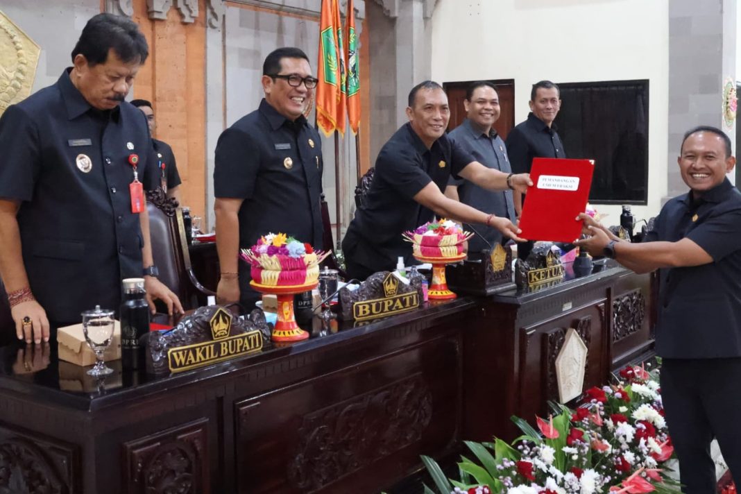 Bupati Sanjaya Hadiri Rapat Paripurna DPRD Tabanan, Bahas Lebih Lanjut Empat Ranperda Strategis