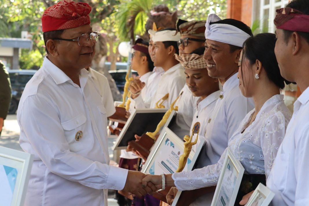 Generasi Emas Buleleng : 10 Pemuda Pelopor Terima Penghargaan di Momentum Sumpah Pemuda ke-97