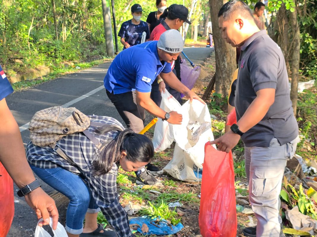 Gerakan “Buleleng Bersih Sampah” di Liligundi, Wujud Nyata Kepedulian terhadap Lingkungan
